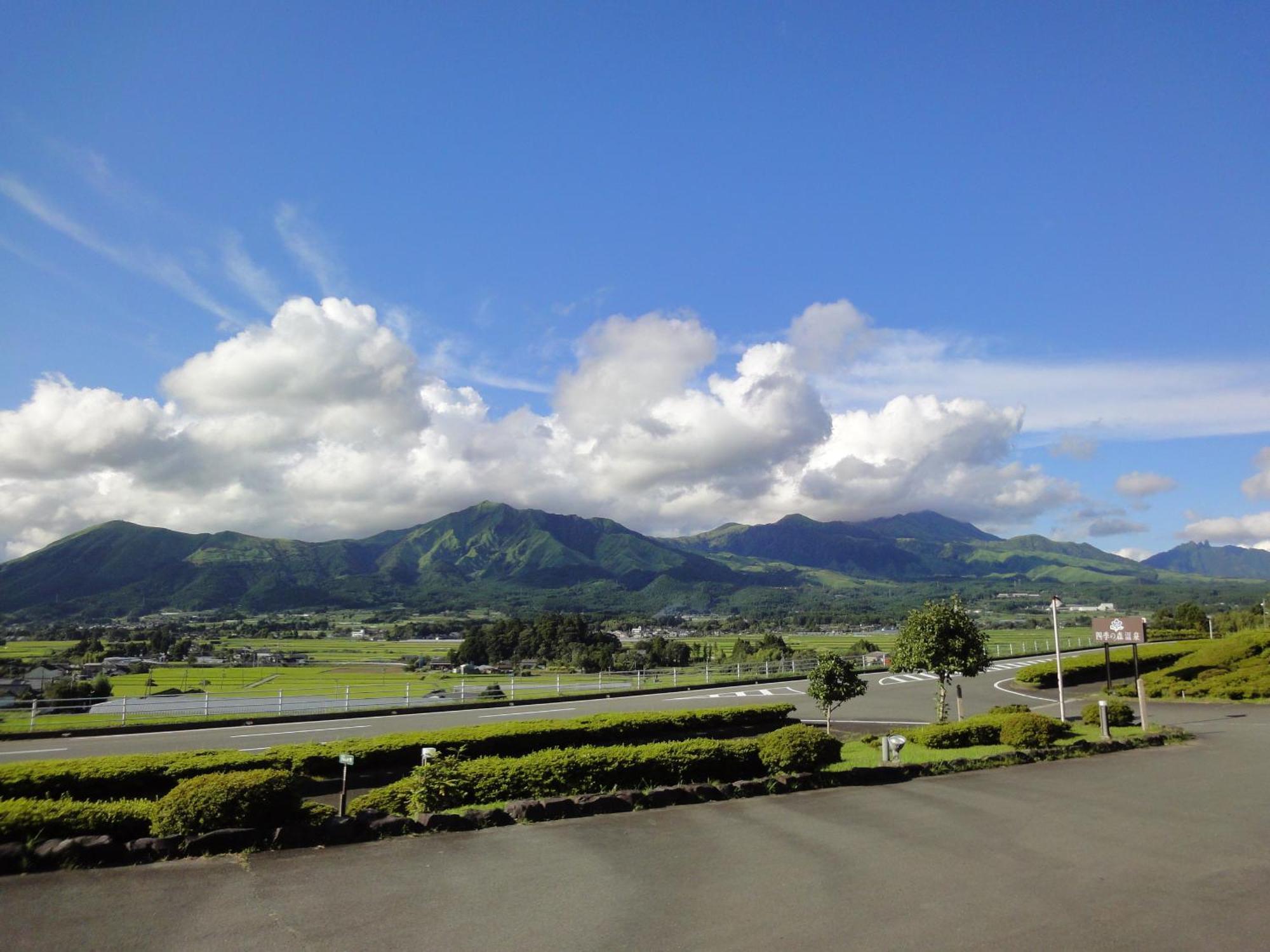 Hotel Shikino Mori Aso Exterior foto